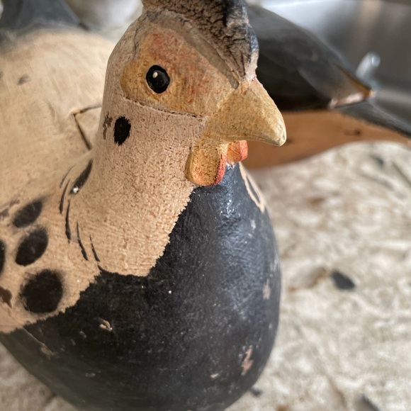 🌲Three wooden birds with backs that open. Thick metal legs on one - Picture 4 of 7